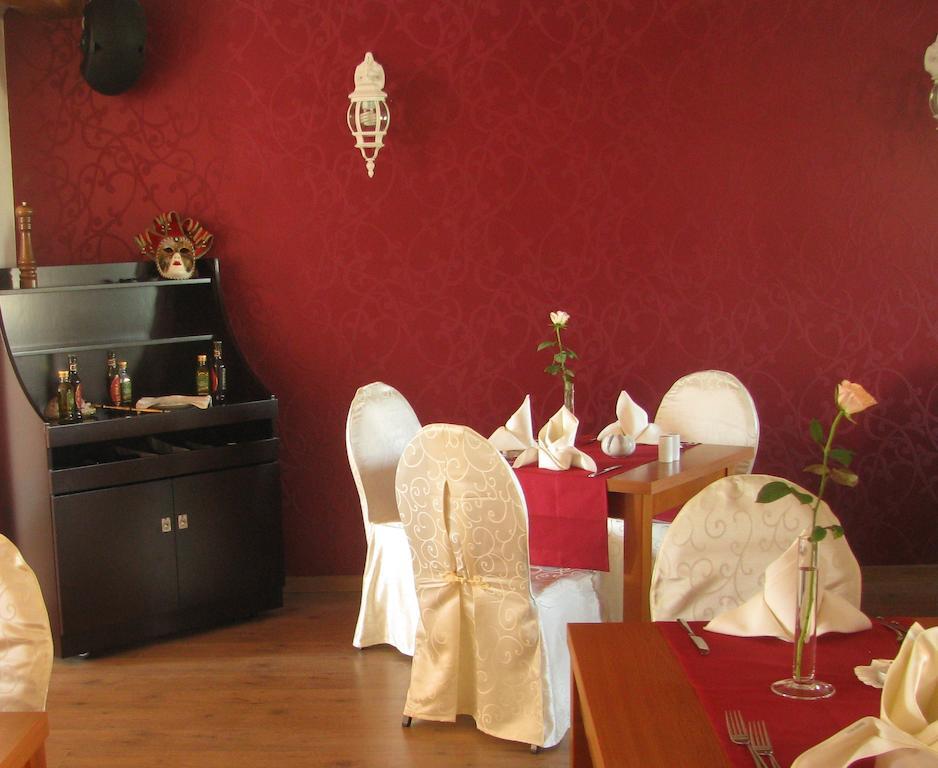 Pension Am Radweg & Ristorante Juani Wriezen Εξωτερικό φωτογραφία